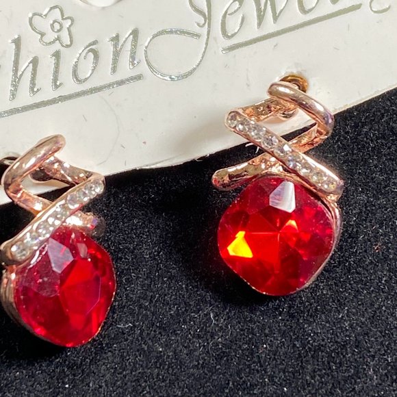 NW๐ Stunning RED Oval ear studs Rose Gold plated - Picture 4 of 12